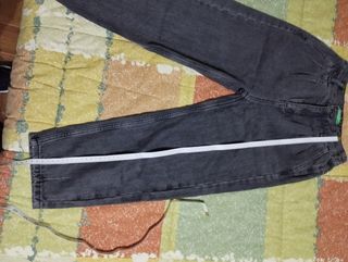 Jeans neri ragazza Benetton.