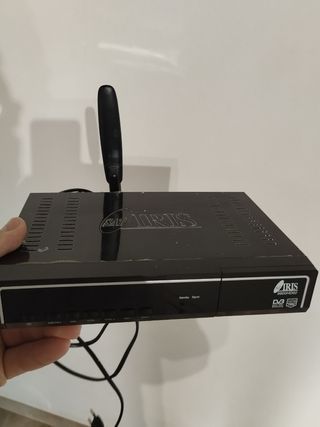 2 Decodificadores satélite iris 9900hd2