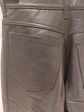 Pantalón de piel negro 