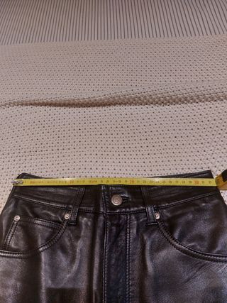 Pantalón de piel negro 