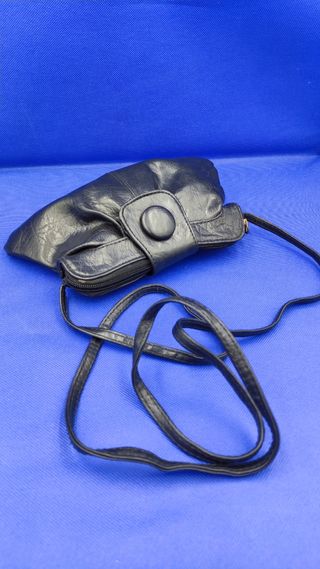 Bolso negro de fiesta