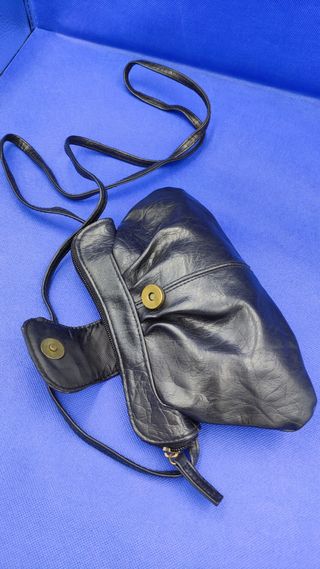 Bolso negro de fiesta