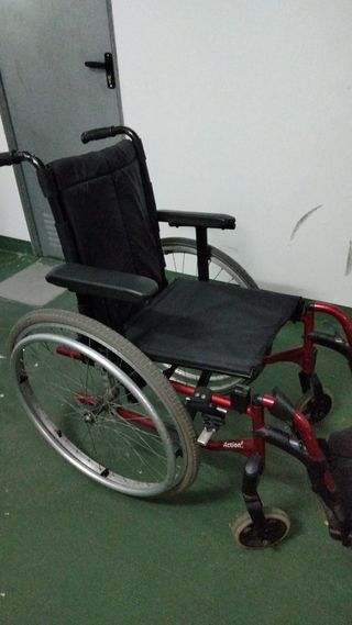 Silla de ruedas, como nueva