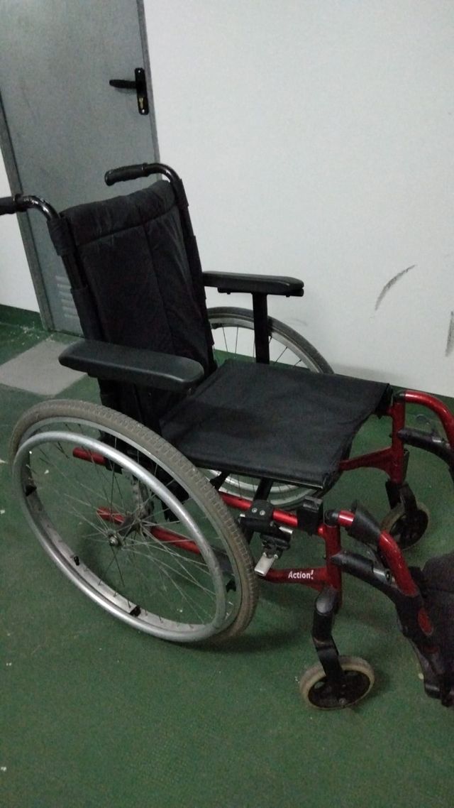 Silla de ruedas, como nueva