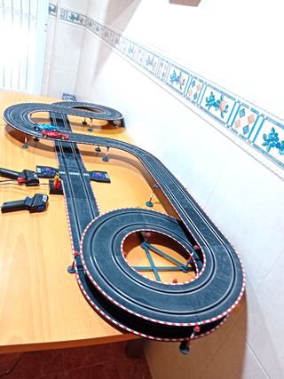 ELEVADOR DE PISTAS METALICO PARA SCALEXTRIC COMPAC