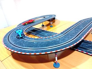 ELEVADOR DE PISTAS METALICO PARA SCALEXTRIC COMPAC