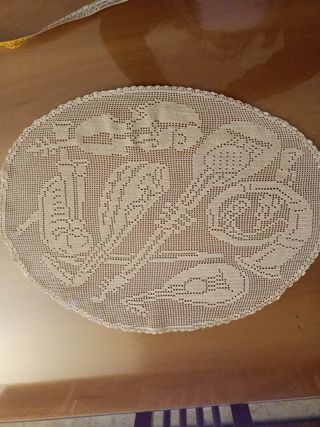 Centrino  all' uncinetto artigianale