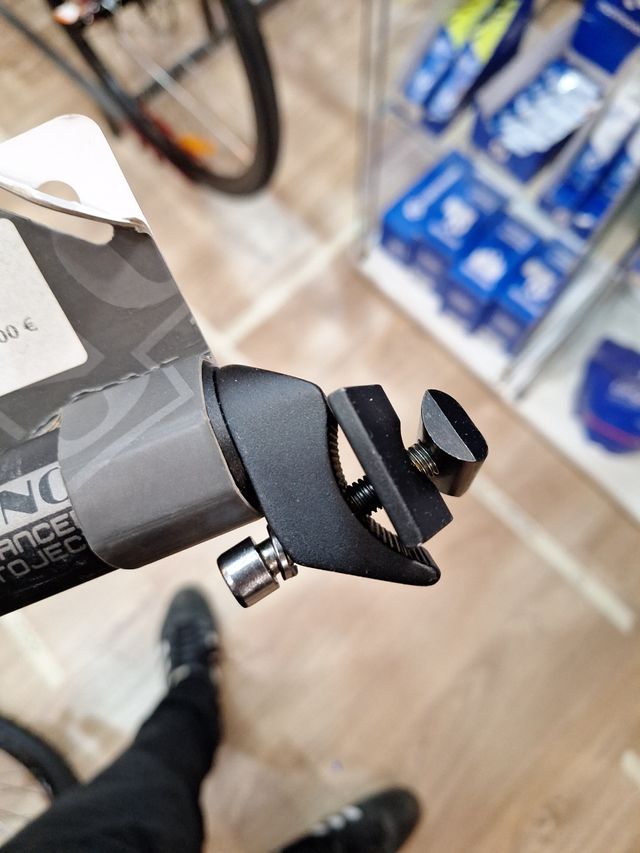 Tija Uno 31.8 (falta una pieza)