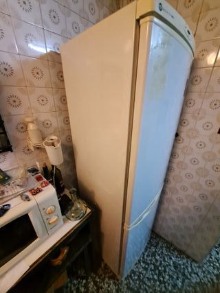 Frigorífico LG con congelador - en buen estado