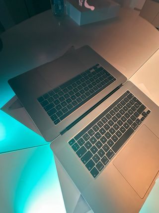 MacBook Pro i9 1TB 16 GB RAM