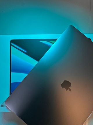 MacBook Pro i9 1TB 16 GB RAM