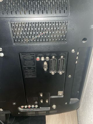 URGE!: Televisor Philips 32” para reparar