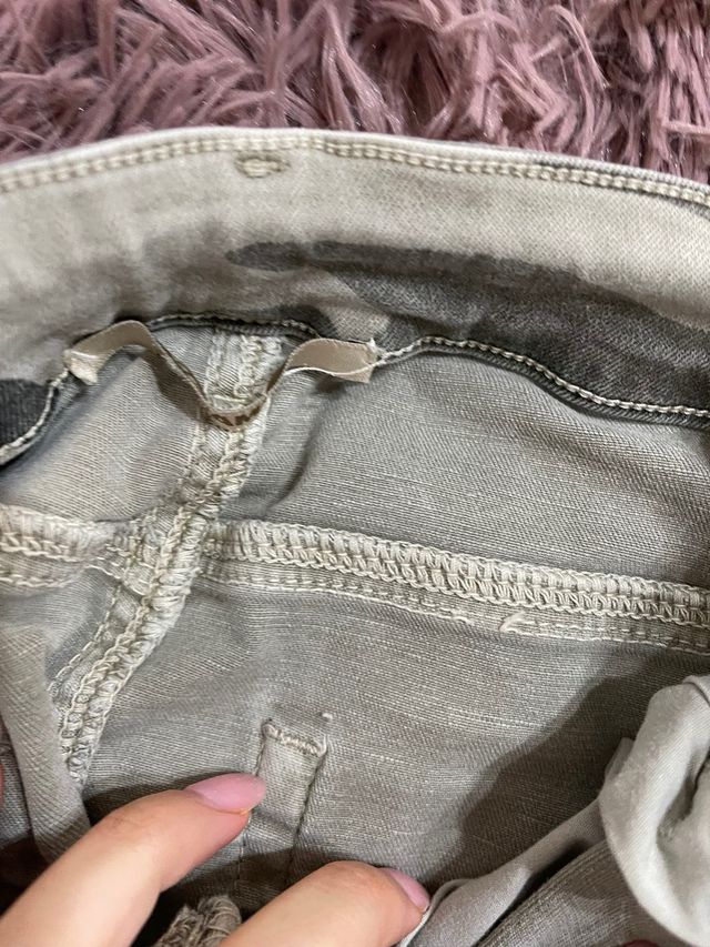 Pantaloni cargo slim fit militare