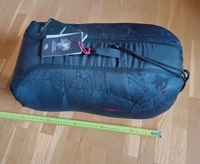 Saco de plumas marca neozelandesa Macpac