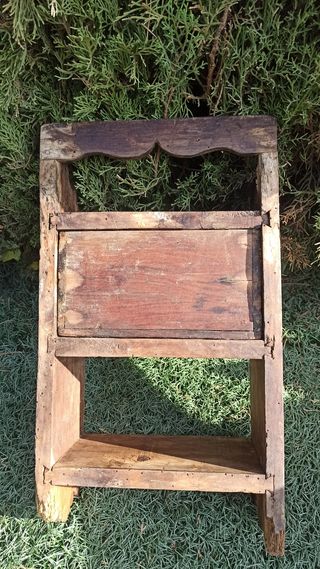 Pequeño Mueble con cajones