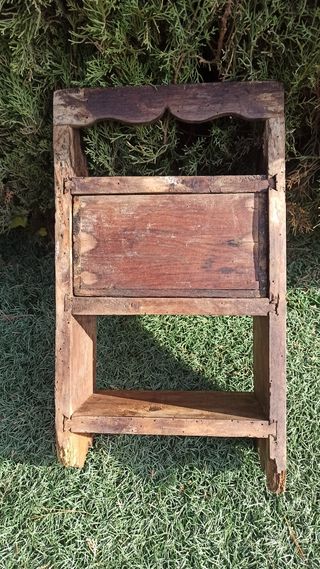Pequeño Mueble con cajones