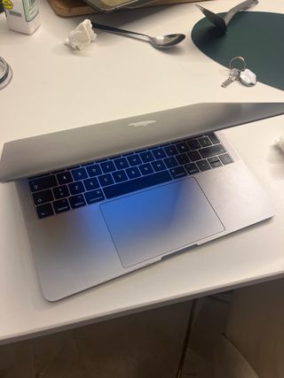 Apple Macbook Pro 2017 8gb 13” inch