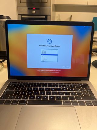 Apple Macbook Pro 2017 8gb 13” inch