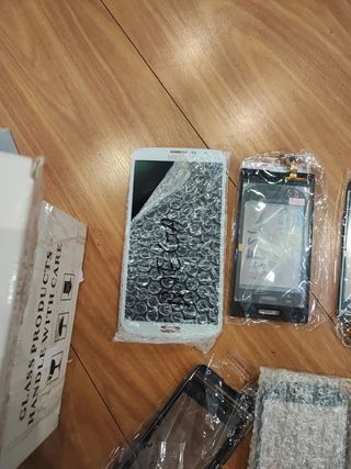 4 cajas pantallas telefonos