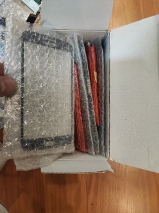 4 cajas pantallas telefonos