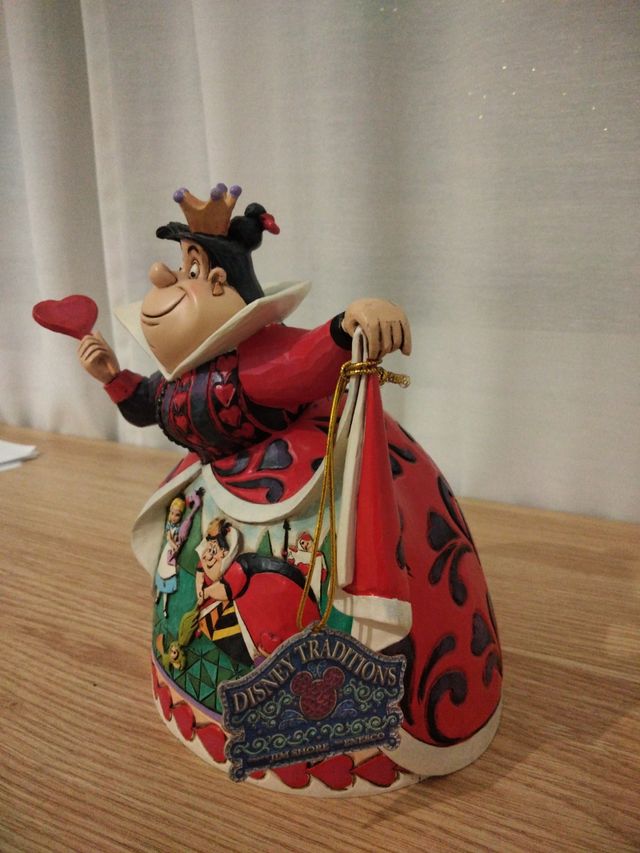 Figura de colección reina de corazones