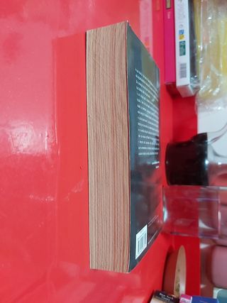 Sola ante el peligro