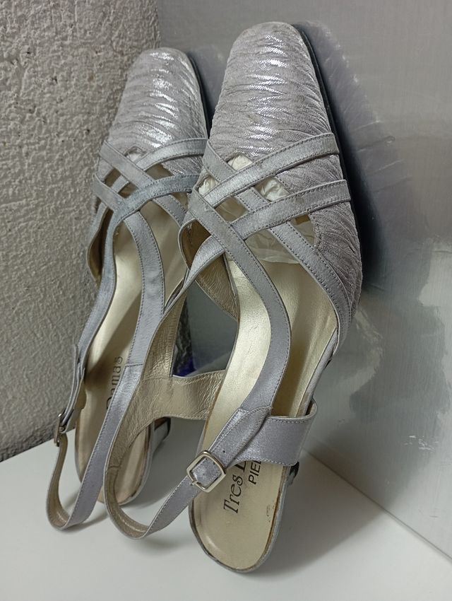 2pares Zapatos piel mujer y 1Sandalias,n°41