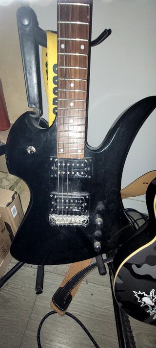 Guitarra electrica B C. Rich