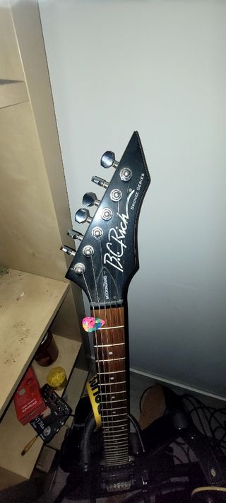 Guitarra electrica B C. Rich