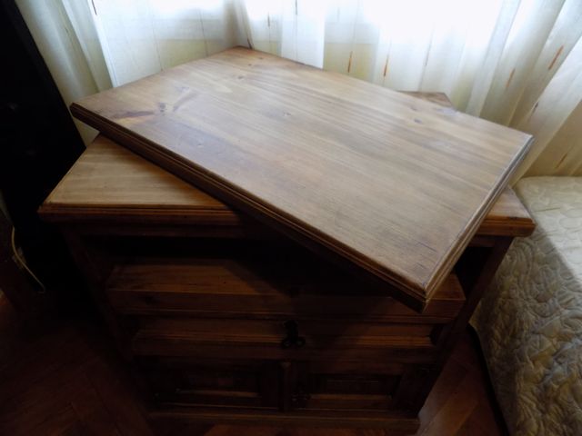 MUEBLE AUXILIAR DE MADERA MEJICANO