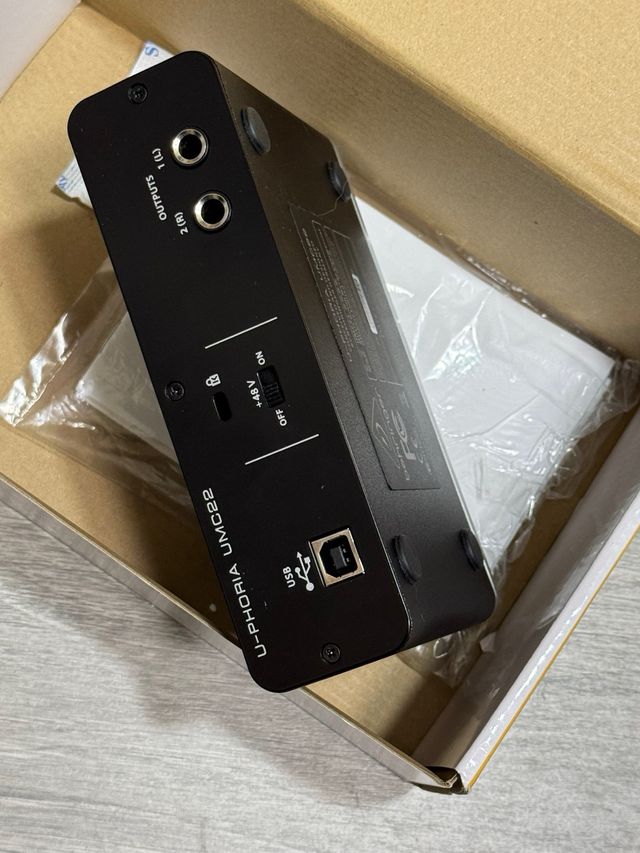 Interfaccia audio USB UMC22 di BEHRINGER