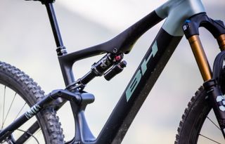 OFERTA EBIKE BH ILYNX TRAIL CARBON 2026