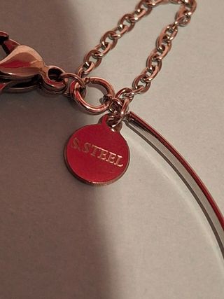 Pulsera rígida de acero y piedrita