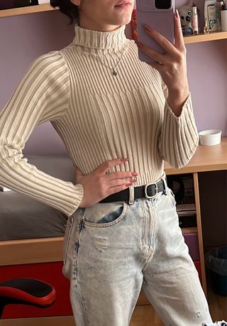 Jersey cuello alto beige