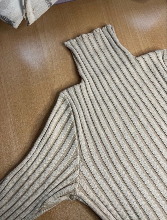 Jersey cuello alto beige