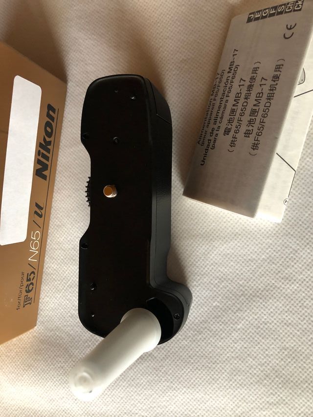 NIKON MB 17 F65 BATERIA