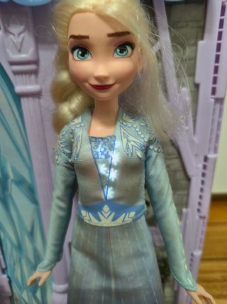 Castillo Frozen+ muñeca Elsa que canta