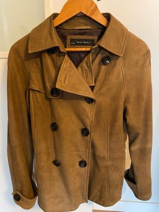 Gabardina corta de piel mujer