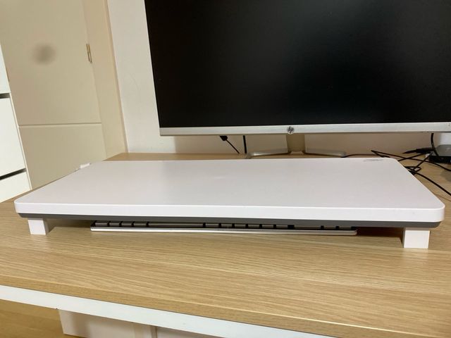 Soporte para monitor con hub