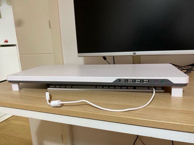 Soporte para monitor con hub