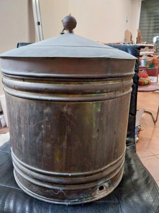 Antico  contenitore in rame 