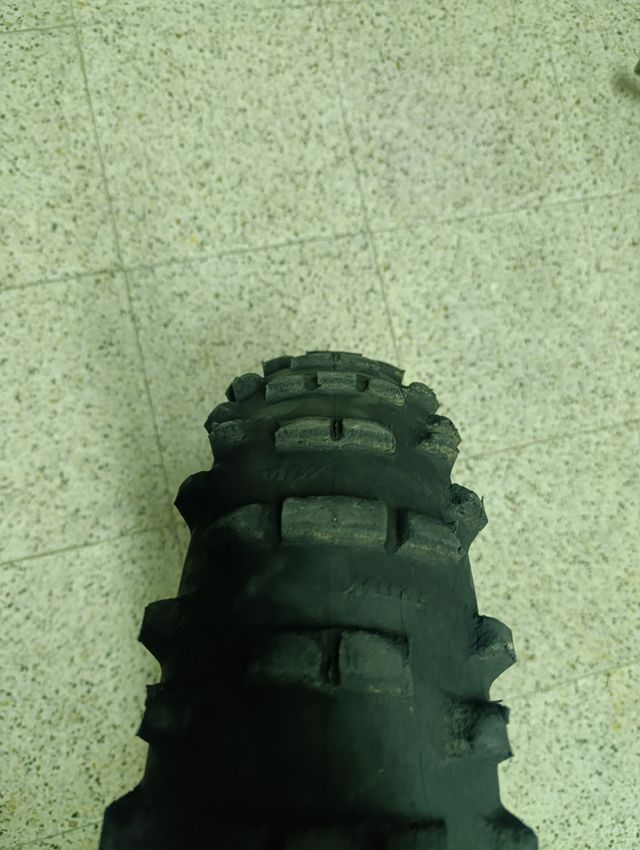 Neumático Mitas raya verde 140 80 18