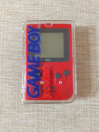 Game Boy Pocket con cargador