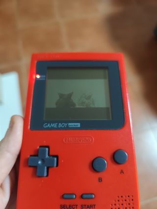 Game Boy Pocket con cargador