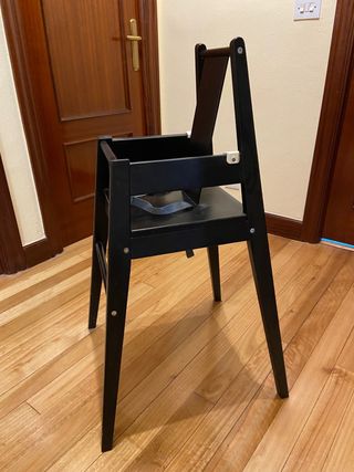Trona de Ikea con bandeja y cojín