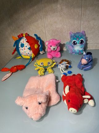 Variados peluches/brinquedos