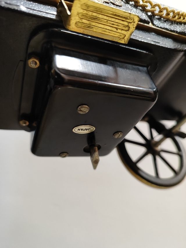 CARRUAJE LICORERA MUSICAL VINTAGE