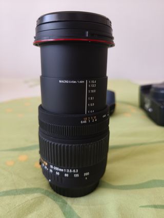 Objetivo SIGMA 18-200 mm