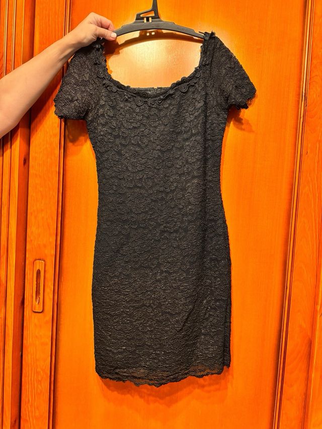 Vestido negro encaje