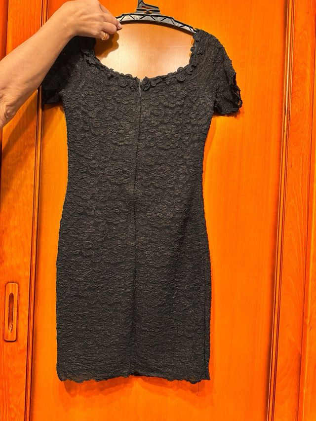Vestido negro encaje